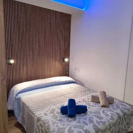 Holidays Beachfront Terrace & Sea Views Apartmán