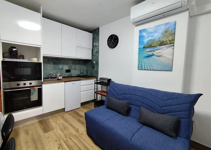 Holidays Beachfront Terrace & Sea Views Apartment
