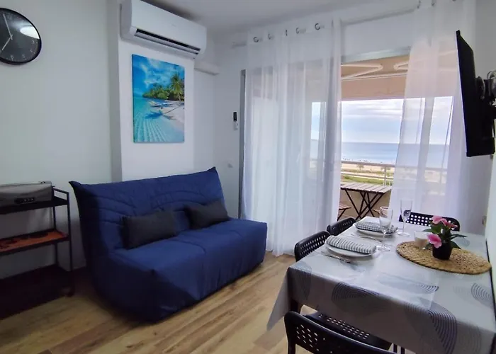 Apartment Holidays Beachfront Terrace & Sea Views *