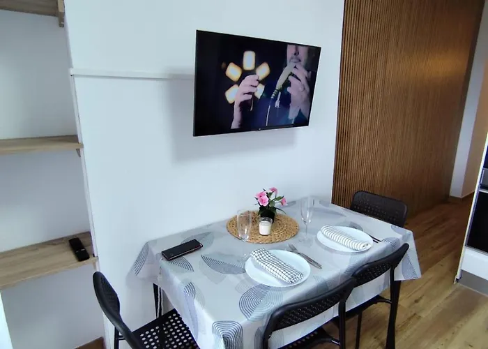 Holidays Beachfront Terrace & Sea Views Apartment *